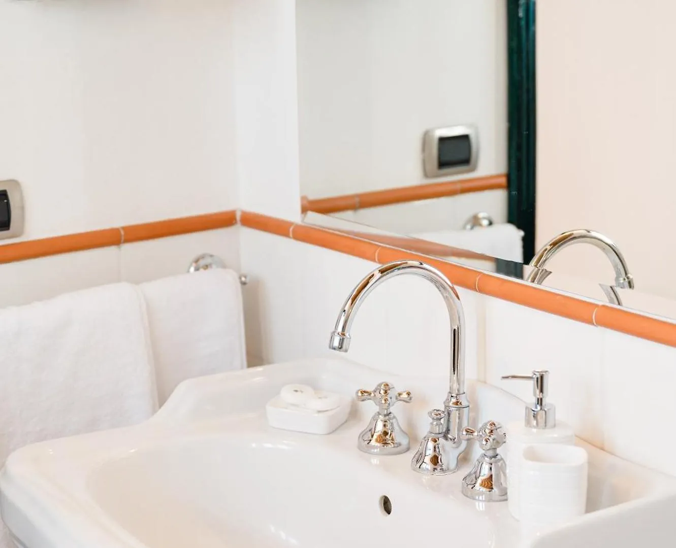 Suite Casale Campovecchio Grottaferrata Bed & Breakfast